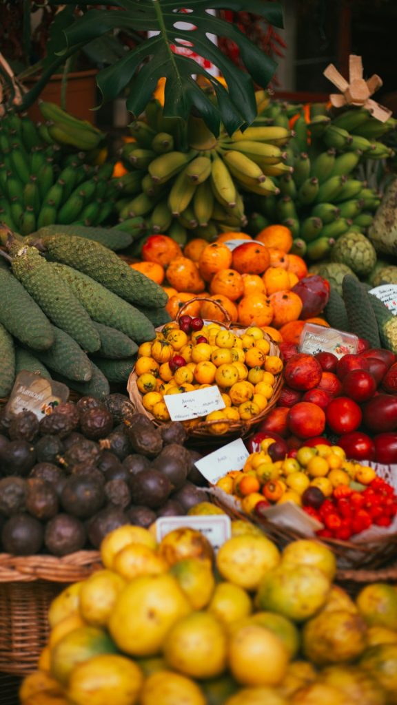 a-colorful-assortment-of-fresh-tropical-fruits-at-a-market-je2x0siutjm